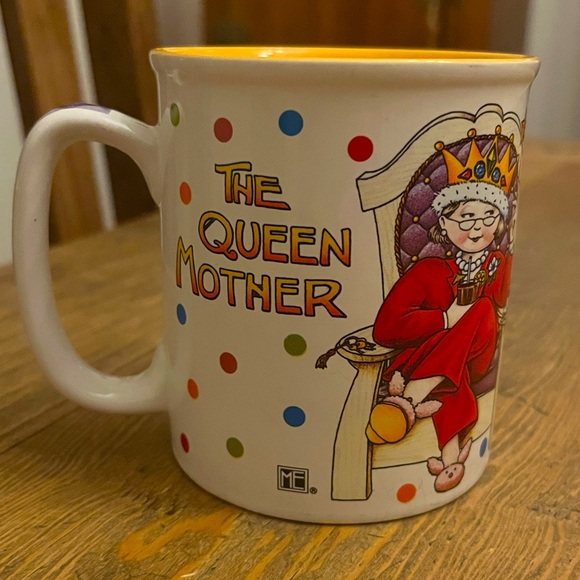 The Queen Mother Coffee Mug 11oz ME Mary Engelbreit Mug Andrews McMeel - Picture 1 of 10